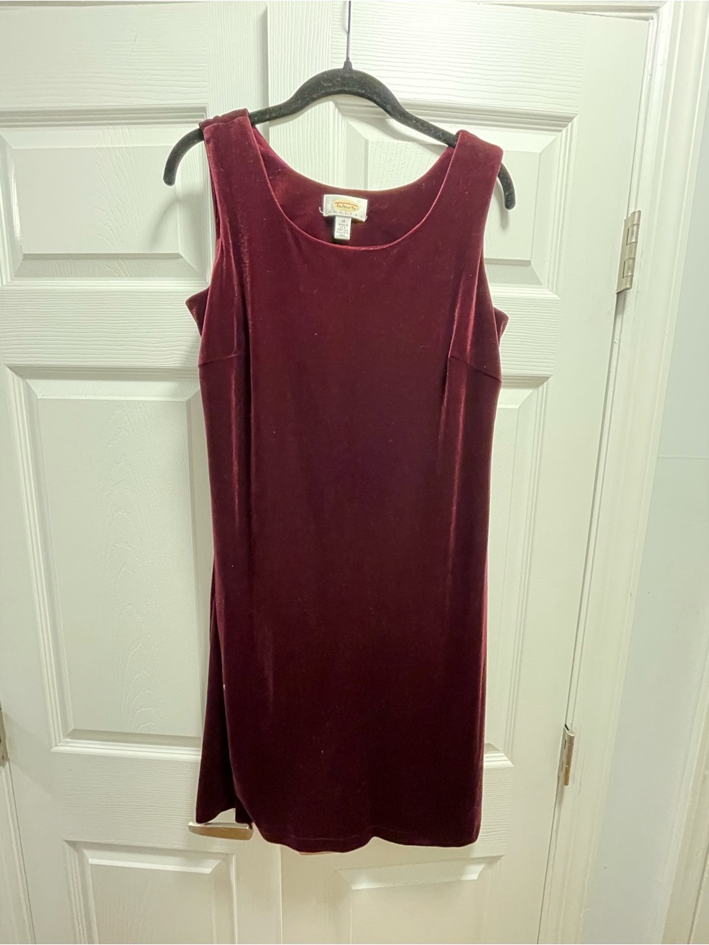 Talbot Classic Women's Sleeveless Velvet Dress - Burgundy